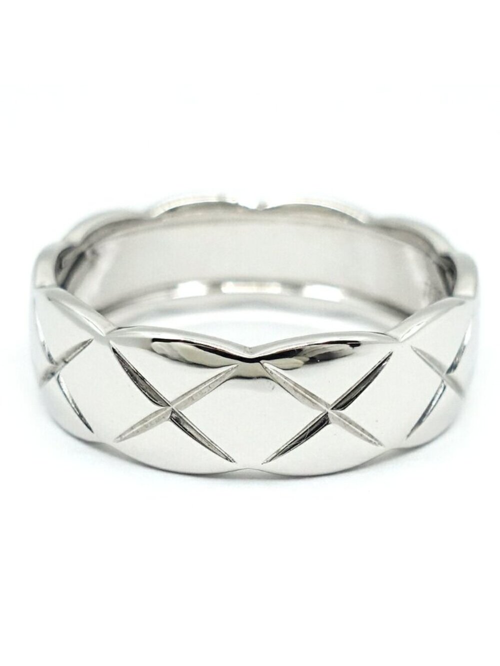 Chanel 18K White Gold Coco Crush Ring Medium Model